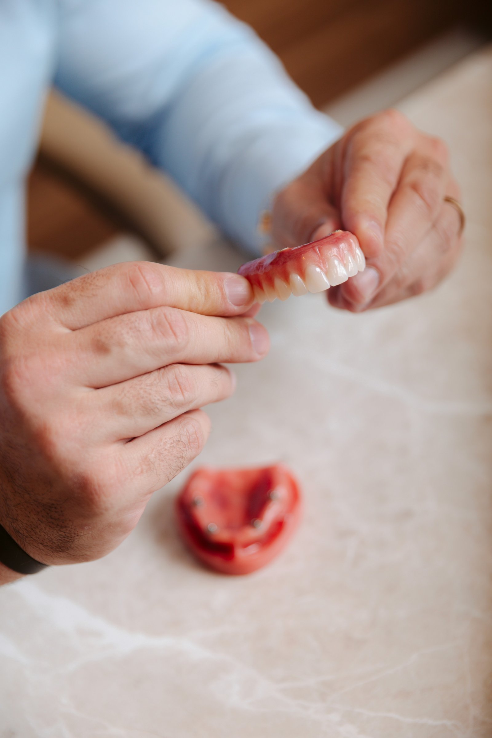 Imagem editável sobre implantes dentários